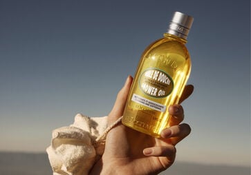 Image 188: Almond Shower Oil